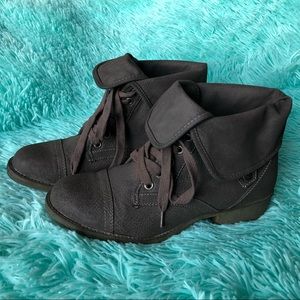 *MATISSE snap flap lace up dark green combat boots